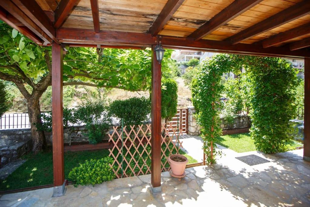 Wooden House In Ioannina Apartment Luaran gambar
