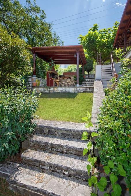 Wooden House In Ioannina Apartment Luaran gambar