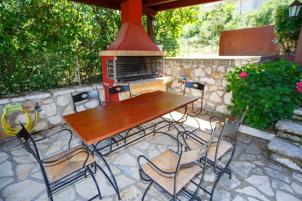 Wooden House In Ioannina Apartment Luaran gambar